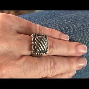 Sterling Silver Ring Lots of Detail Size 5.5